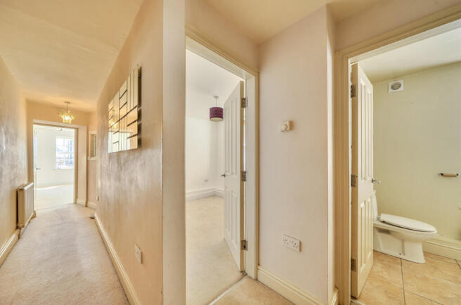 1 bed Flat for sale Image 5