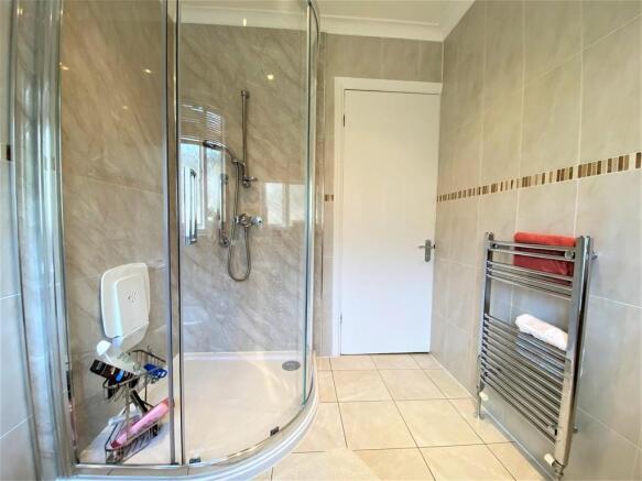 Family shower roo...