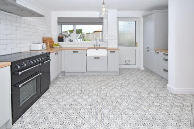 Dining kitchen