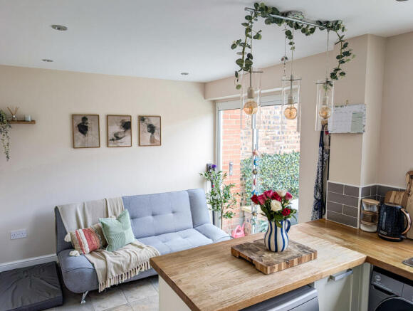 3 bed Semi-Detached for sale Image 9