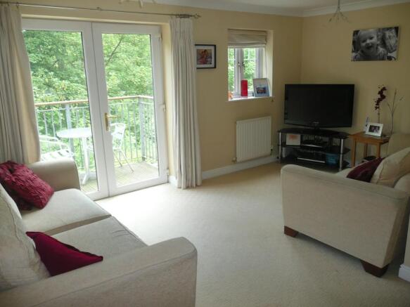 LOUNGE AREA