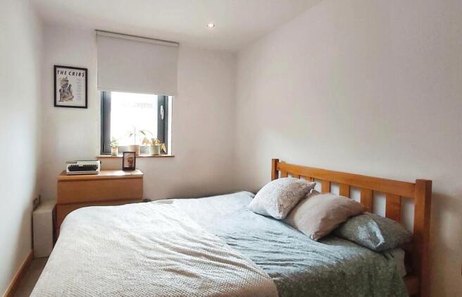 2 bed Flat to rent Image 5