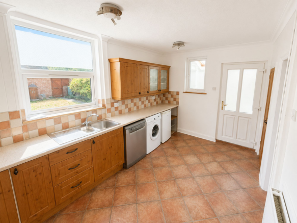 Churchfield Road, Peterborough, PE4 photo 4
