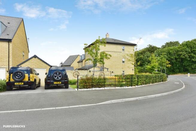 4 bed Semi-Detached for sale Image 7