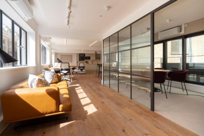 25 Fouberts Place