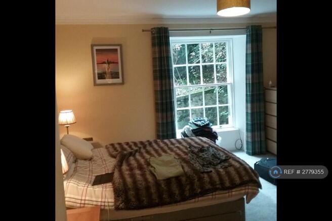 Large Double Bedroom With En Suite Shower Room