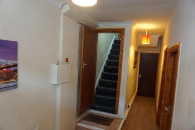 4 bed House Share to rent Image 12