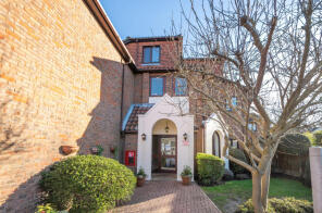 41, 72 Village Heights, Chingford Lane, Woodford Green IG8 9QQ