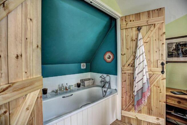 Bath en suite ...