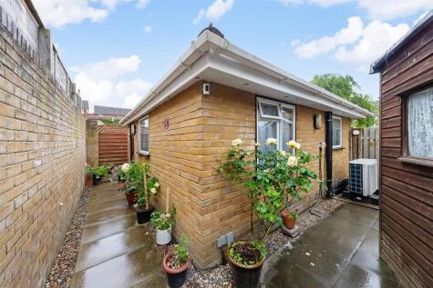 Carew Road, Wallington