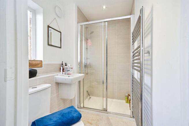 4 bed Detached for sale Image 10