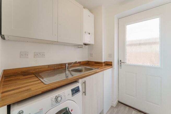 4 bed Detached for sale Image 9