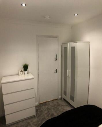 1 bed House Share to rent Image 5