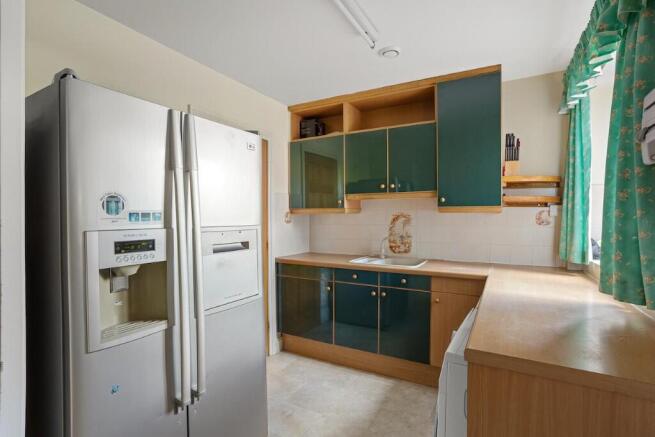 4 bed Detached for sale Image 8