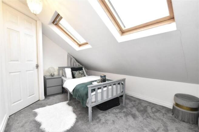 5 bed Semi-Detached for sale Image 12