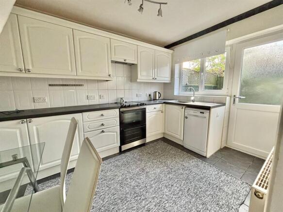 3 bed Semi-Detached Bungalow for sale Image 6