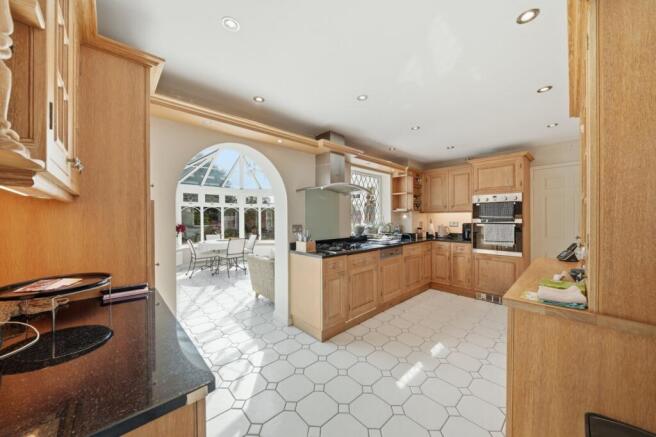 House in Rushcliffe, Nottinghamshire - More