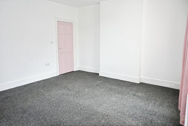3 bed Semi-Detached to rent Image 11