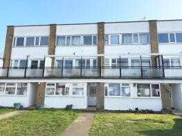 17, Runnymede Court, Egham TW20 9AA