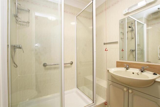 62BC - Shower room.jpg
