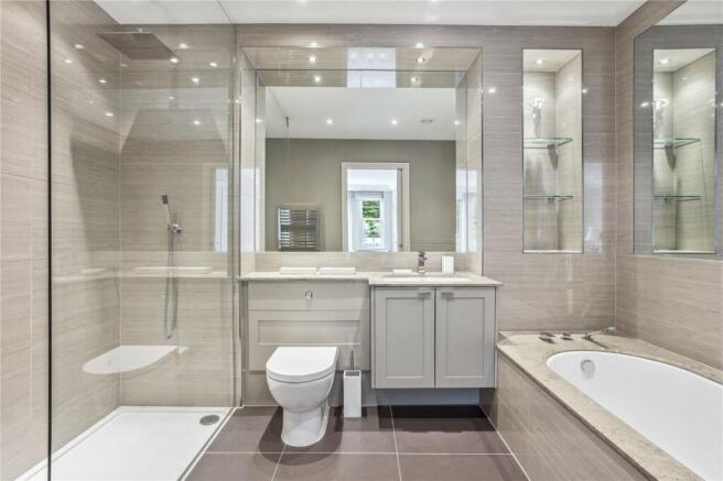 En Suite Bathroom