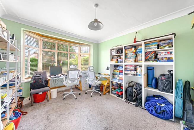 5 bed Detached for sale Image 10