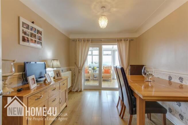 DINING ROOM: