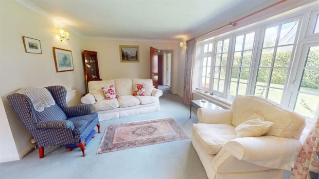 2-Manor-House-Close-