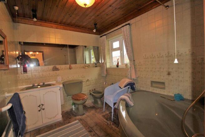 Bathroom.JPG