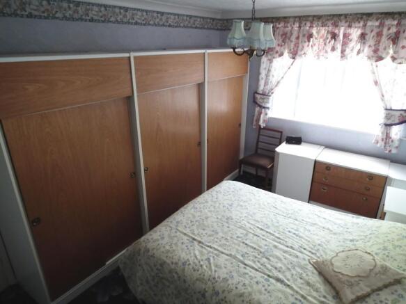 Bedroom 1 Pic 2