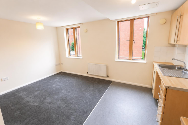 MAIN LIVING SPACE