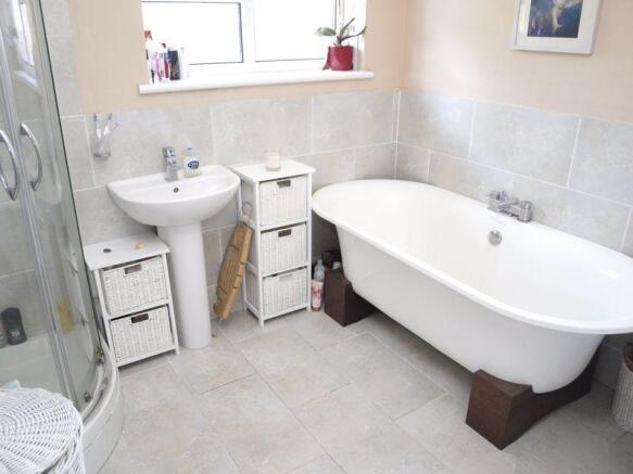 Family Bathroo...