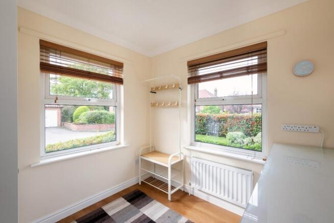 2 bed Flat to rent Image 8