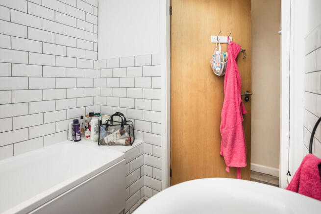 2 bed Flat for sale Image 10