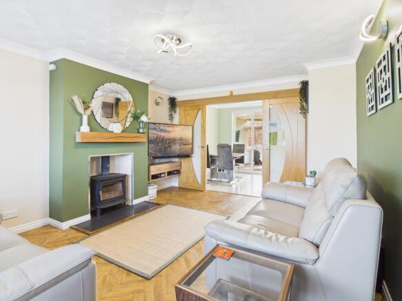 3 bed Semi-Detached for sale Image 6