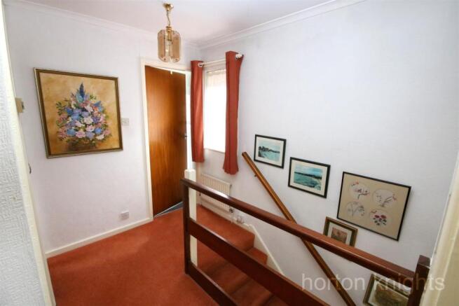 FIRST FLOOR LANDING