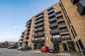 61, Sarsen House, Middle Road, London W7 3FR