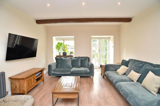 4 bed Town House for sale Image 5