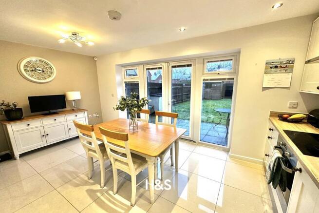 11 Dewberry - Kitchen.jpg