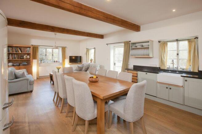Kitchen/Dining...