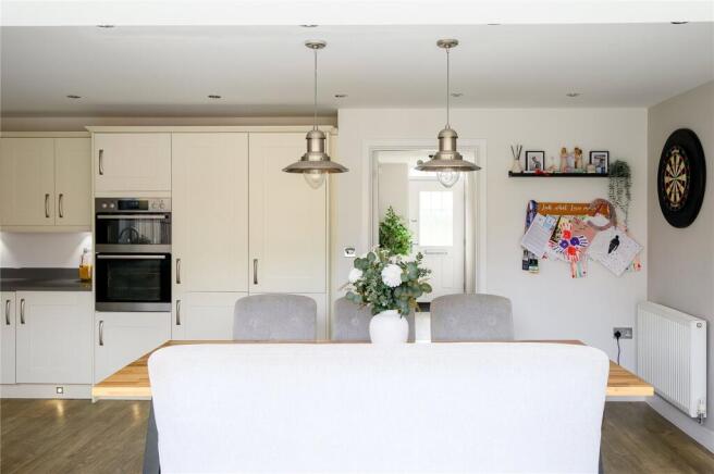 4 bed Detached for sale Image 11