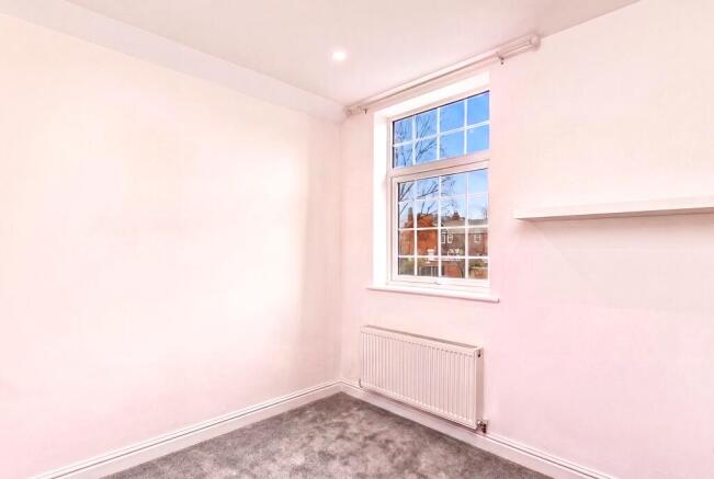 3 bed Terraced to rent Image 6