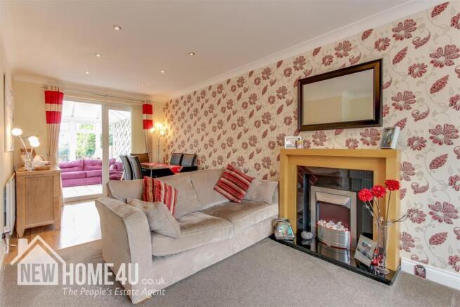 LOUNGE: