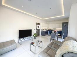 16, 5 Fernwood Court, Pickard Close, London N14 6JF