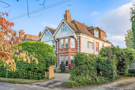 Busbridge Lane, Godalming, Surrey, GU7