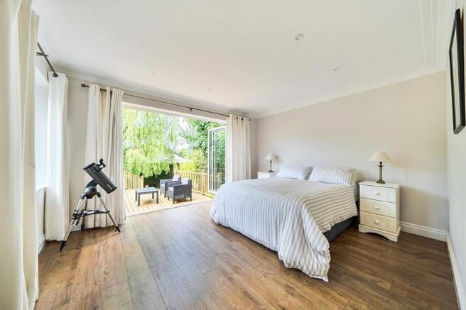 4 bed Detached for sale Image 4