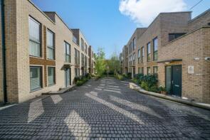 6, Kempton Mews, East Ham, London E6 2BF