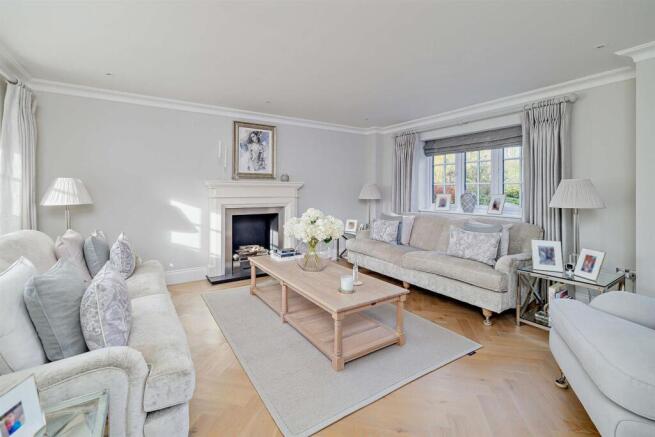 8668417-Stills-interior12(1)-v2-800.jpg