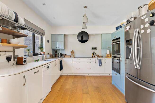 4, The Crescent, Daracombe Park, Mile End Road, Newton Abbot, Devon photo 5