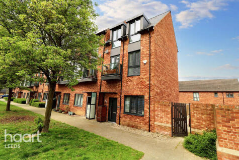 Beeston Way, Castleford